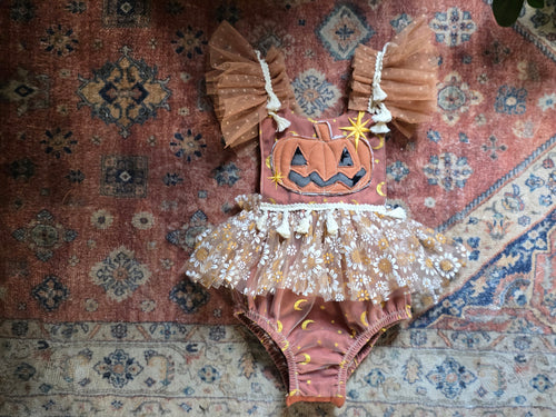 Spooky daisy pumpkin romper ✨️RTS✨️
