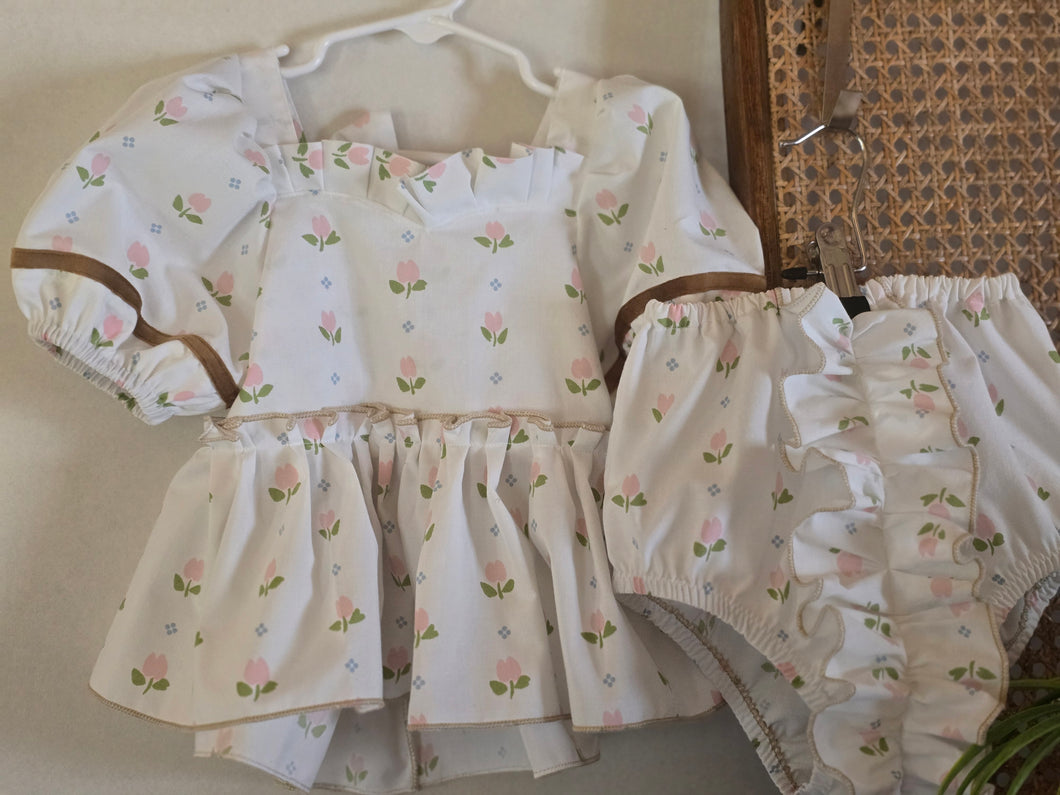 2 piece vintage tulip set