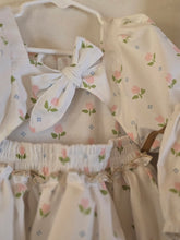2 piece vintage tulip set