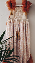 Retro daisy rainbow