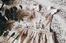 ✨️ vintage floral embroidered romper ✨️